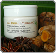 Detoxifying face mask Detifying face mask with hibiscus and green tea